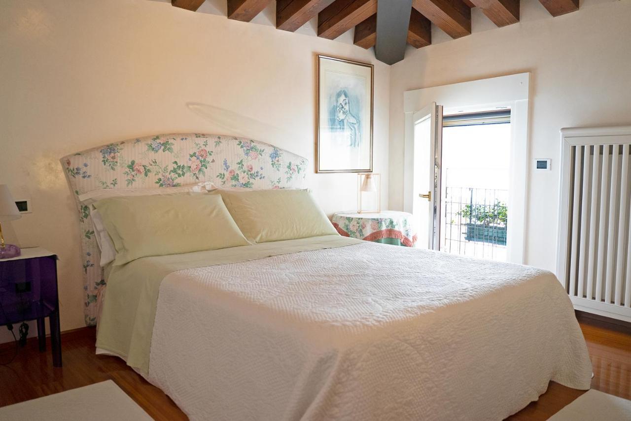 Mini Suite Deluxe Isola Di Mezzo เตรวิโซ ภายนอก รูปภาพ