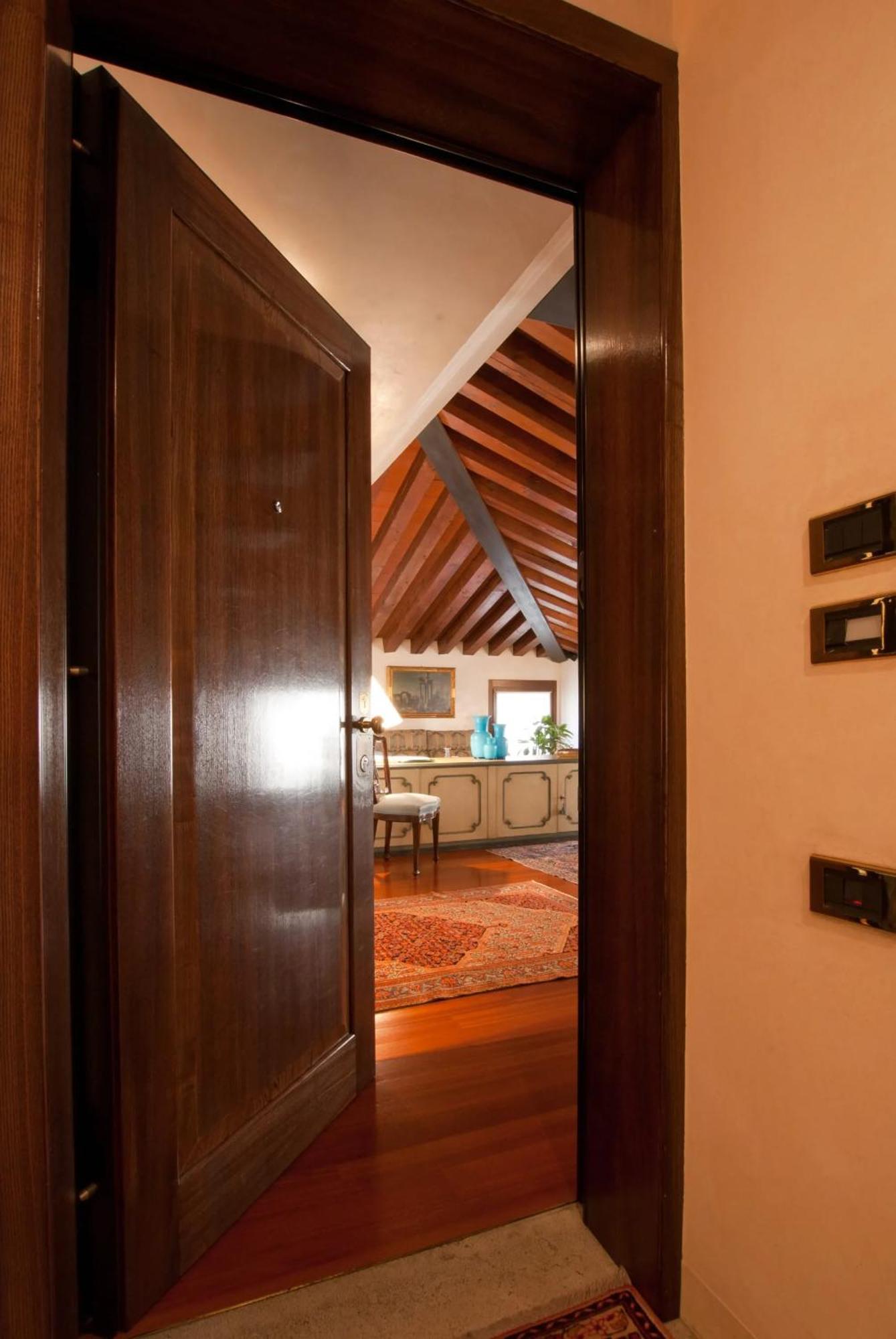 Mini Suite Deluxe Isola Di Mezzo เตรวิโซ ภายนอก รูปภาพ