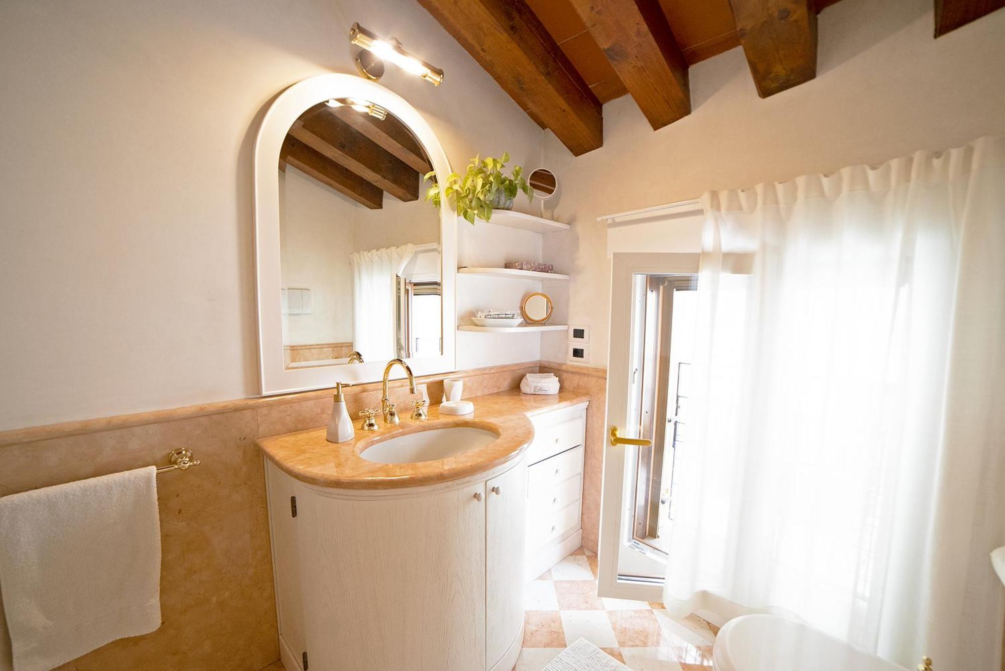Mini Suite Deluxe Isola Di Mezzo เตรวิโซ ภายนอก รูปภาพ